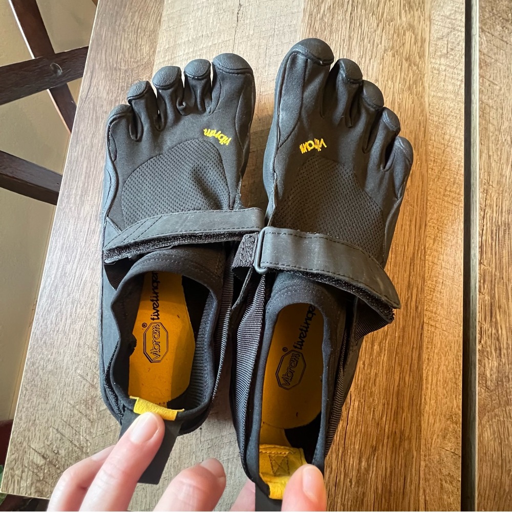Vibram Black FiveFingers Shoes KSO New - Picture 2 of 9